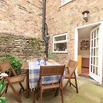 Holiday home Chapel York